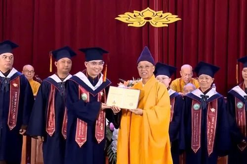 Học viện Phật giáo Việt Nam tại Hà Nội tổ chức Lễ khai giảng và trao bằng Thạc sĩ, cử nhân Phật học