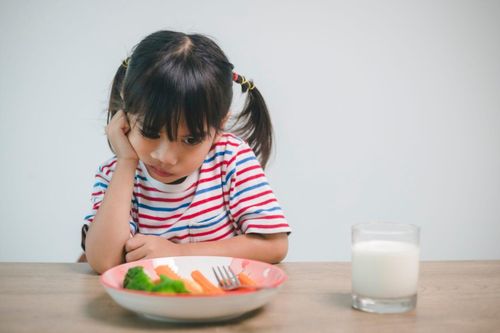 4 mẹo giúp trẻ bớt biếng ăn