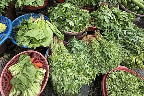 TP.HCM: Giá rau củ tăng mạnh, thịt heo ổn định