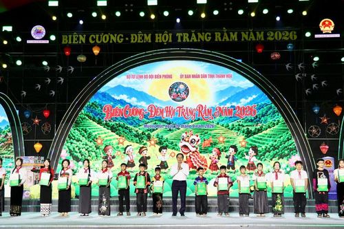 Đêm hội Trăng rằm toả sáng biên cương
