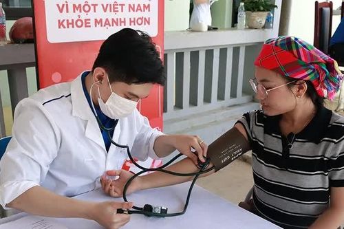 Khám bệnh, tư vấn sức khỏe miễn phí cho 1.500 người dân vùng khó khăn ở Lai Châu