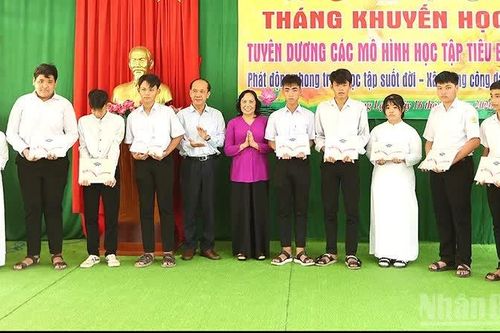 Tiếp sức những ước mơ trẻ em vùng biên giới