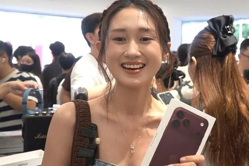 Lãnh đạo Apple 'khó chịu' với iPhone dán màn hình: iPhone 18 Pro có cần dán?