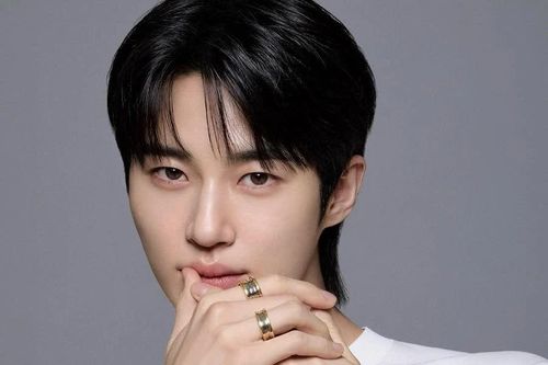 Byeon Woo Seok bị theo dõi lịch trình di chuyển