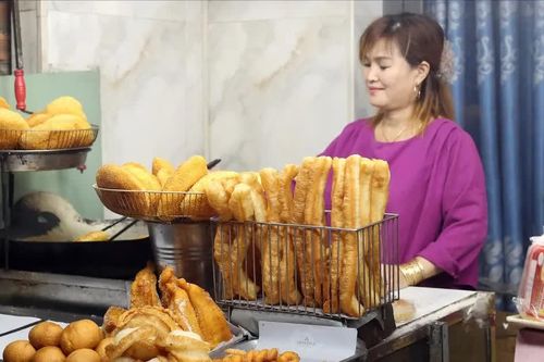 Giữ nghề bánh tiêu Cây Da Sà