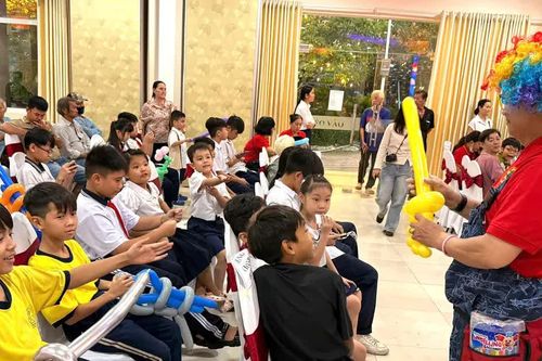 Những đêm trăng đặc biệt