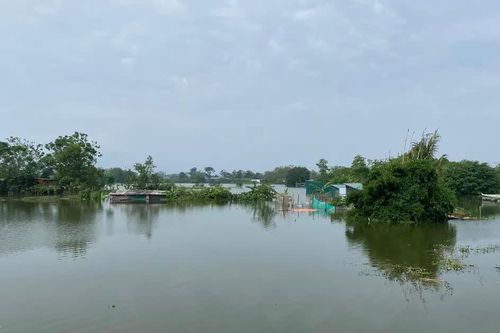 Mực nước các sông ở Hà Nội tiếp tục xuống