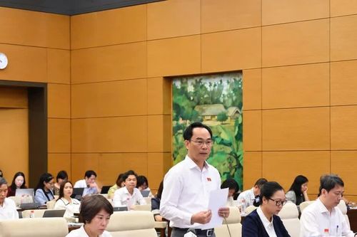 Bộ trưởng Hoàng Minh Sơn trao đổi, giải đáp nhiều vấn đề 'nóng' về giáo dục