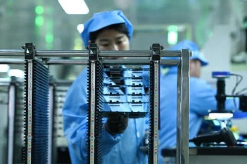 'Cơn khát' chip AI đẩy thị trường bán dẫn tăng gần gấp đôi so với dự báo