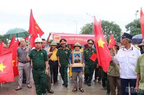 Xúc động ngày đón liệt sĩ trở về sau gần 60 năm nằm lại chiến trường