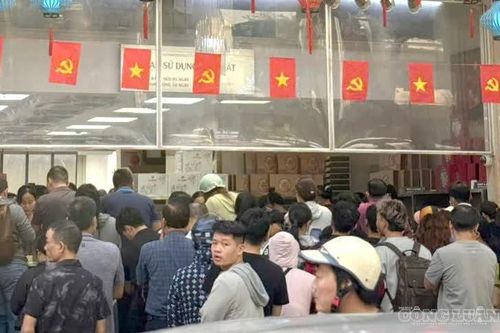 Thị trường bánh Trung thu tại Hà Nội: Bánh truyền thống đắt khách, quầy vỉa hè đìu hiu