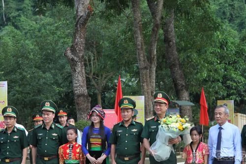 Trao yêu thương, vun đắp niềm tin nơi biên cương Tổ quốc