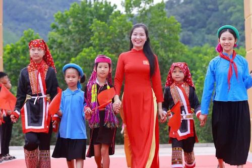 Đề nghị sớm giải quyết vấn đề tiền lương, tháo gỡ bài toán thiếu giáo viên