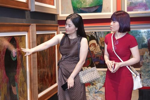 Gần 300 tác phẩm hội họa, điêu khắc quy tụ tại không gian nghệ thuật mới