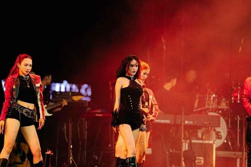 LEXXY và các tân binh V-Pop bước lên sân khấu cùng những tên tuổi lớn