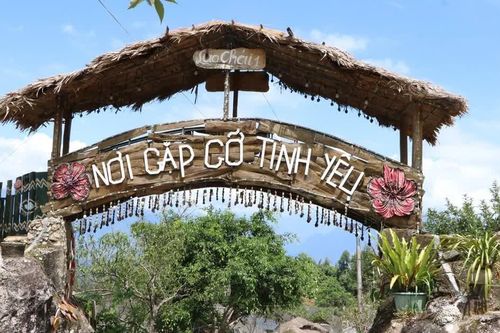 Bản người Mông yên bình giữa núi rừng Tây Bắc