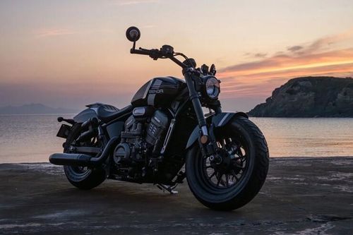 Benda Rock 707 ra mắt: Cruiser 73 mã lực, treo khí nén, giá gần 300 triệu đồng
