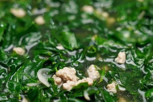 Loại rau quen thuộc giàu vitamin C hơn cả cam, ở chợ Việt vừa nhiều vừa rẻ