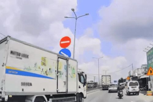 Người dân phản ánh, CSGT xác minh xử phạt 4 tài xế