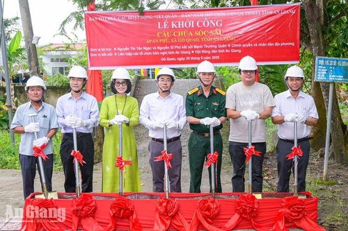 Khởi công xây dựng cầu chùa Sóc Sâu hơn 300 triệu đồng
