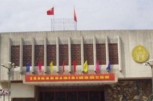 40 năm, nổi chìm một bức tranh hoành tráng