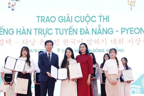 Giỏi ngoại ngữ, rộng đường hội nhập