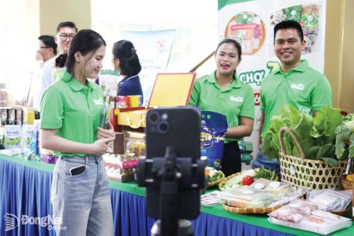 PGS.TS Phùng Thế Đông, chuyên gia kinh tế của Bộ Tài chính: Đồng Nai cần phát triển các sản phẩm kinh tế số mang bản sắc riêng