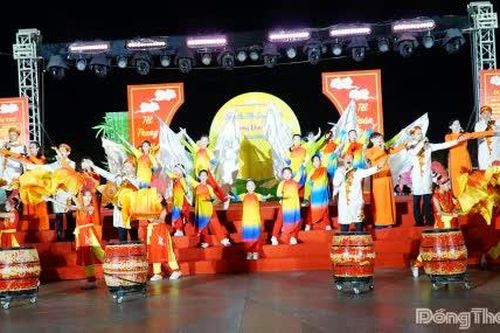 Sôi nổi chương trình 'Trăng rằm Đạo Thạnh – cùng em thắp sáng ước mơ' năm 2026