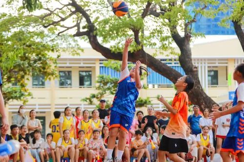 25 đội tranh tài tại Giải bóng rổ học sinh Trường THCS Lê Hồng Phong