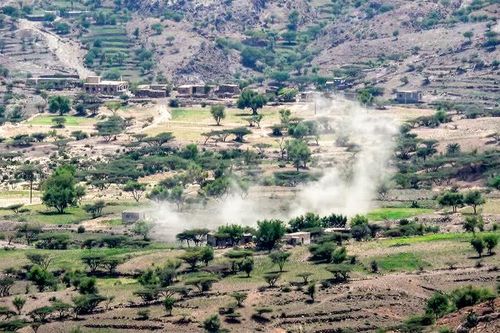 Saudi Arabia đánh chặn tên lửa Houthi hướng vào Riyadh