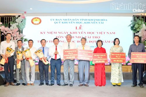 Kỷ niệm Ngày Khuyến học Việt Nam và tôn vinh các nhà tài trợ cho Quỹ Khuyến học, khuyến tài Khánh Hòa