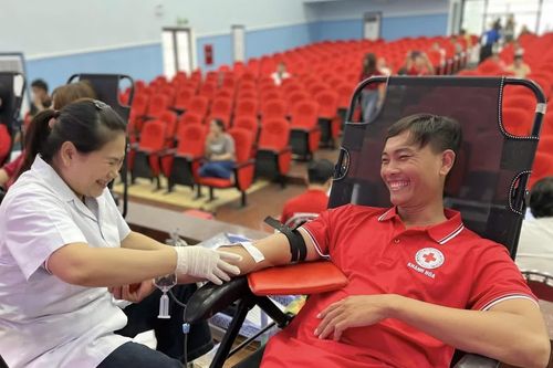 Gần 250 người khu vực Diên Khánh tham gia hiến máu tình nguyện