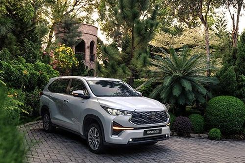 Toyota Innova Cross 2026 bản 2.0 HEV và 2.0 V: Giá lăn bánh, ưu đãi và thông số kỹ thuật