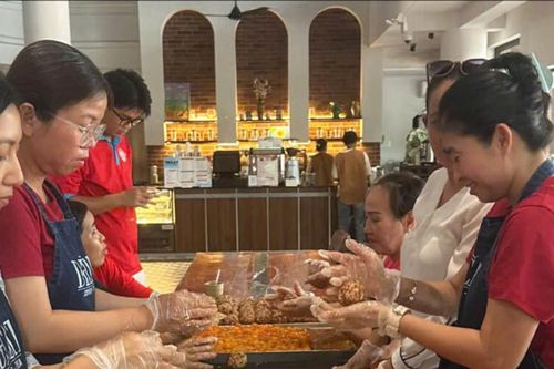 Những chiếc bánh Trung thu đong đầy ân tình
