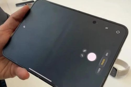 Màn hình nano-texture của iPhone Duo: Giúp giấu nếp gấp nhưng đánh đổi độ nét và màu sắc