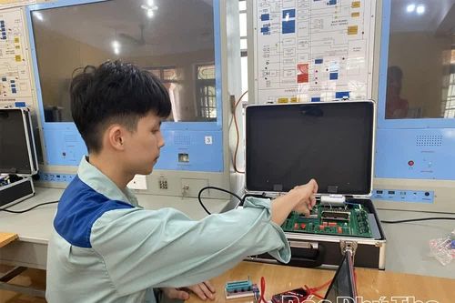 Tập trung thu hút nguồn nhân lực chất lượng cao