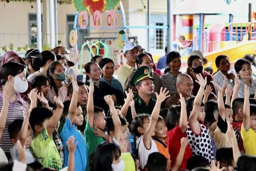 Đắk Lắk: Ấm áp Trung thu nơi vùng xa biên giới