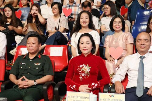 Phó Chủ tịch Quốc hội Nguyễn Thị Thanh dự Gala Kỷ niệm 18 năm Chương trình 'Trái tim cho em - Thắp sáng ước mơ'