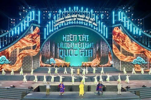 Bắc Ninh tái hiện mạch nguồn Kinh Bắc trong đêm chào mừng cột mốc mới