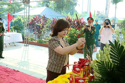 Xã Thư Lâm đón nhận và an táng hài cốt liệt sĩ