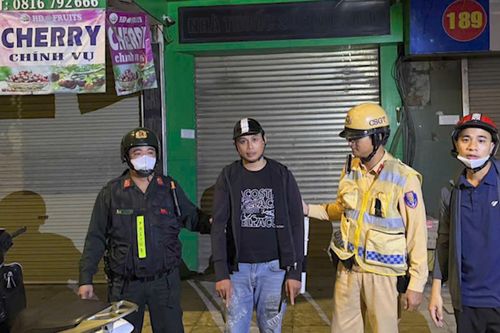 Bắt giữ đối tượng có tiền án vận chuyển khí cười