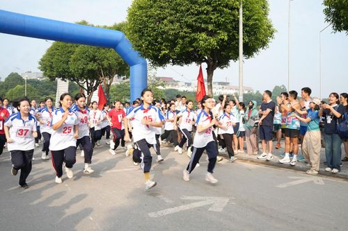 Chung kết Giải chạy Báo HàNộimới phường Yên Nghĩa
