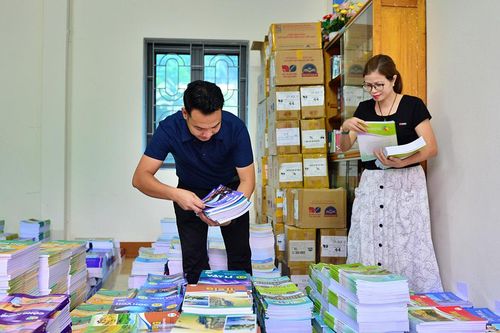 Thủ tướng yêu cầu cung ứng đủ sách giáo khoa trước ngày 22/9