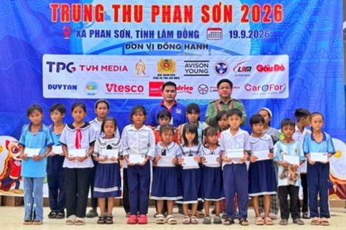 Trung thu ý nghĩa cho 2.000 em nhỏ tại xã miền núi Phan Sơn, Lâm Đồng