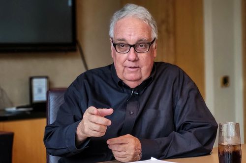 Ai sẽ thay thế Warren Buffett cầm lái đế chế nghìn tỷ USD?