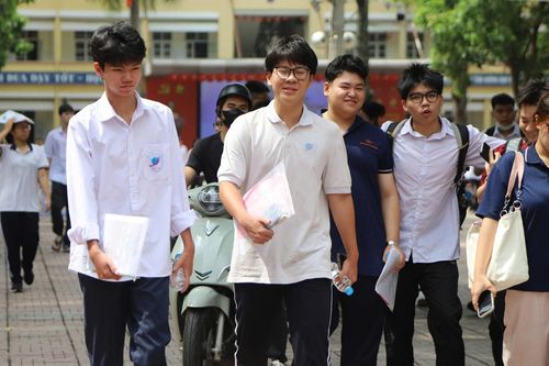 Bộ GD&ĐT: Giữ ổn định kỳ thi tốt nghiệp THPT, trình phương án thi trên máy tính