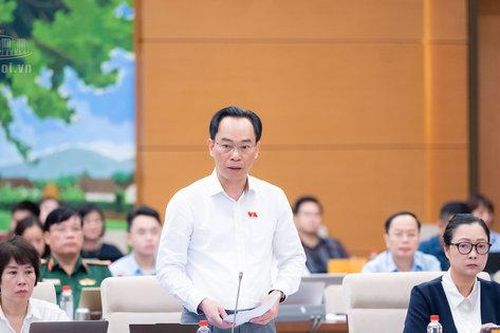 Bộ trưởng Bộ Giáo dục và Đào tạo giải trình những vấn đề được cử tri, nhân dân quan tâm