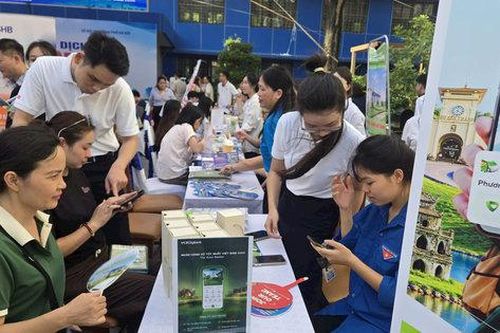 Hàng trăm chỉ tiêu tuyển dụng tại Phiên giao dịch việc làm cụm Đống Đa