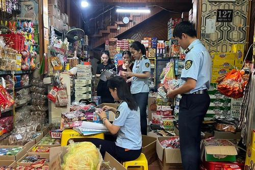 Phát hiện lượng lớn kẹo, bánh trung thu không hóa đơn, chứng từ, nguồn gốc xuất xứ