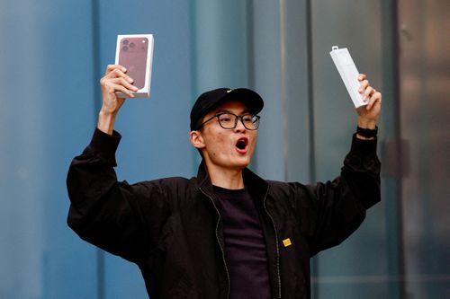 Gen Z Mỹ thà sắm đồ xa xỉ, đi du lịch hơn tiết kiệm mua nhà